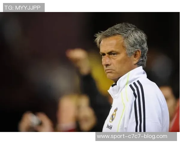 马卡嘉宾直言皇马失利阿韦洛亚表现堪比新手难以应对穆帅战术